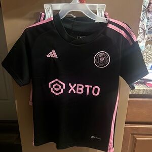 Messi kids set International Miami Away Kids Soccer Set gently used